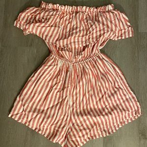 Hollister off shoulder romper w/ pockets!